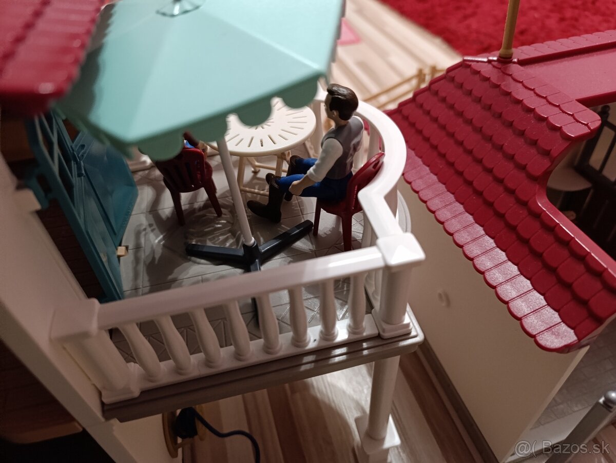 Detský domček so stajňou - 2