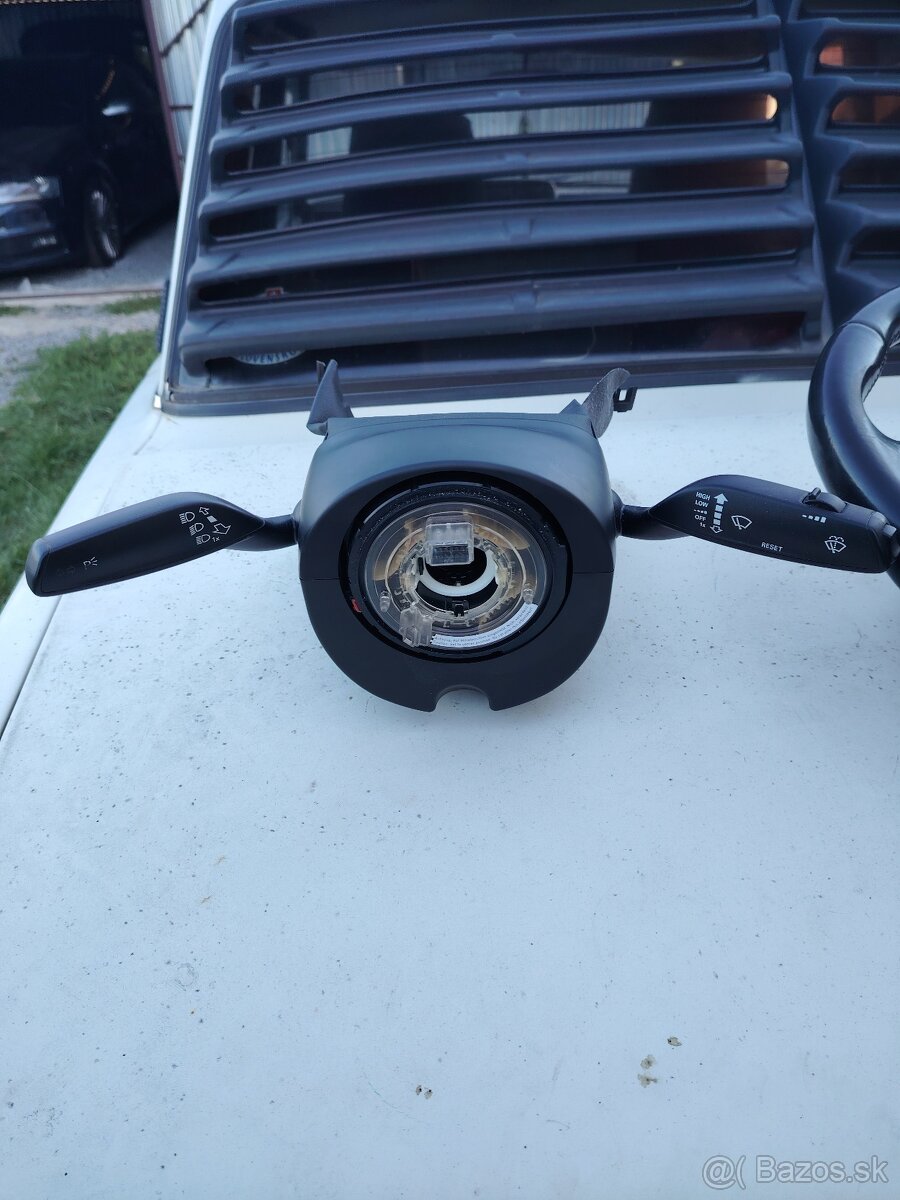 Predám náhradné diely audi a4 b8.5 facelift - 2