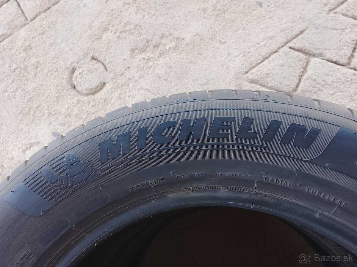 Predám Pneu 235/60r18 - 2