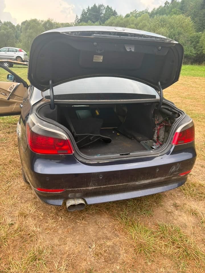 Predám BMW E60 náhradné diely - 2