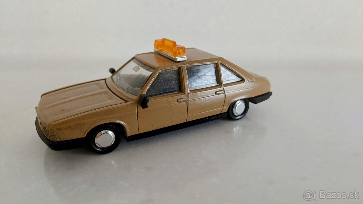 Tatra 613 / 623 montimetal - 2