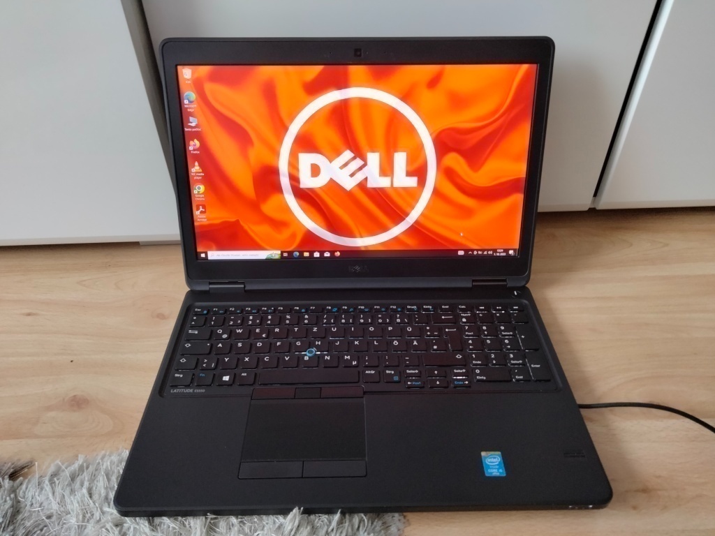 predám ntb Dell latitude e5550 /Intel core i5 / 8gb ram /ssd - 2