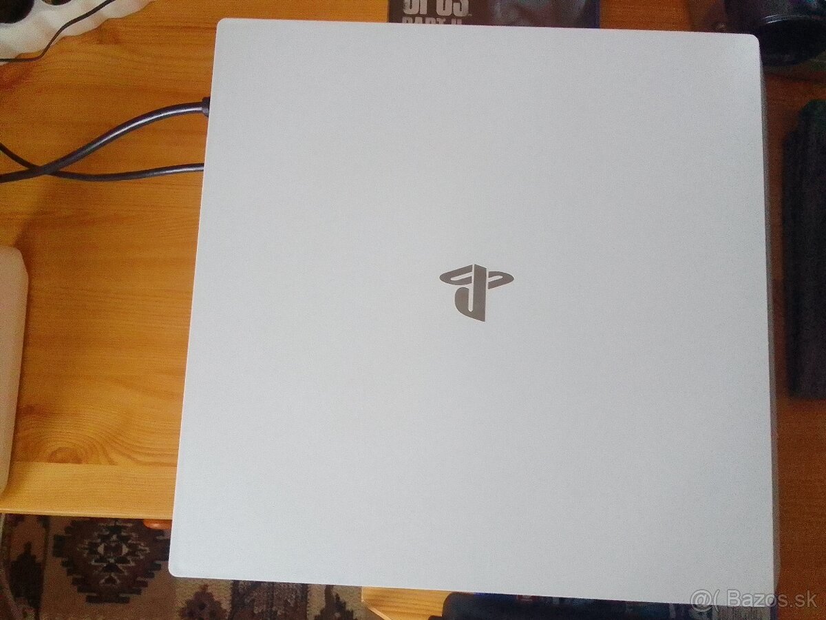 Playstation 4 Pro 1TB - 2