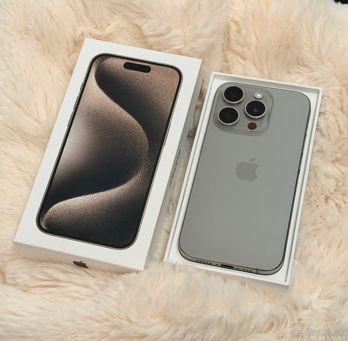 iPhone 15 Pro 256GB Natural Titanium - 2