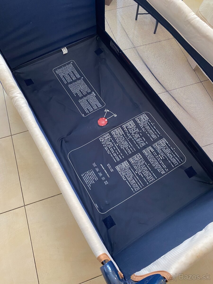 Predám detskú postieľku - skladaciu Chicco a matrac - 2