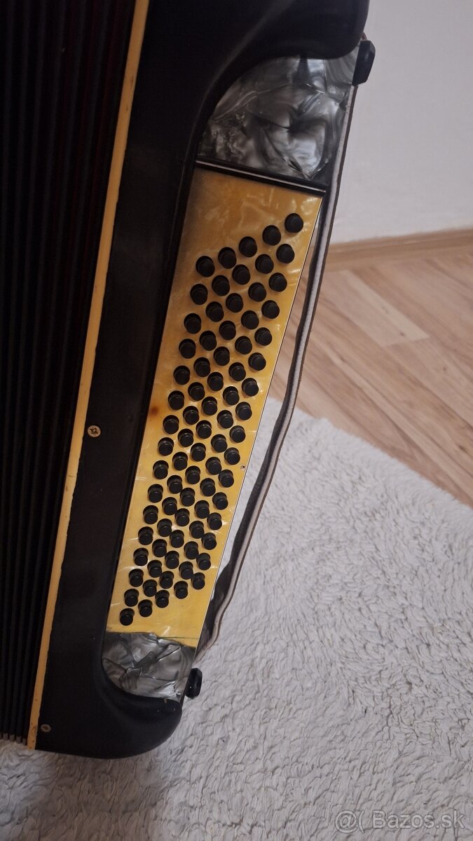 Predám akordeon 80b - 2