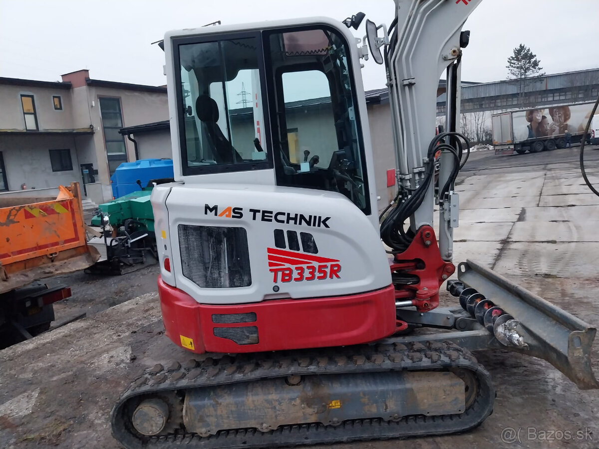 Takeuchi TB335R. - 2