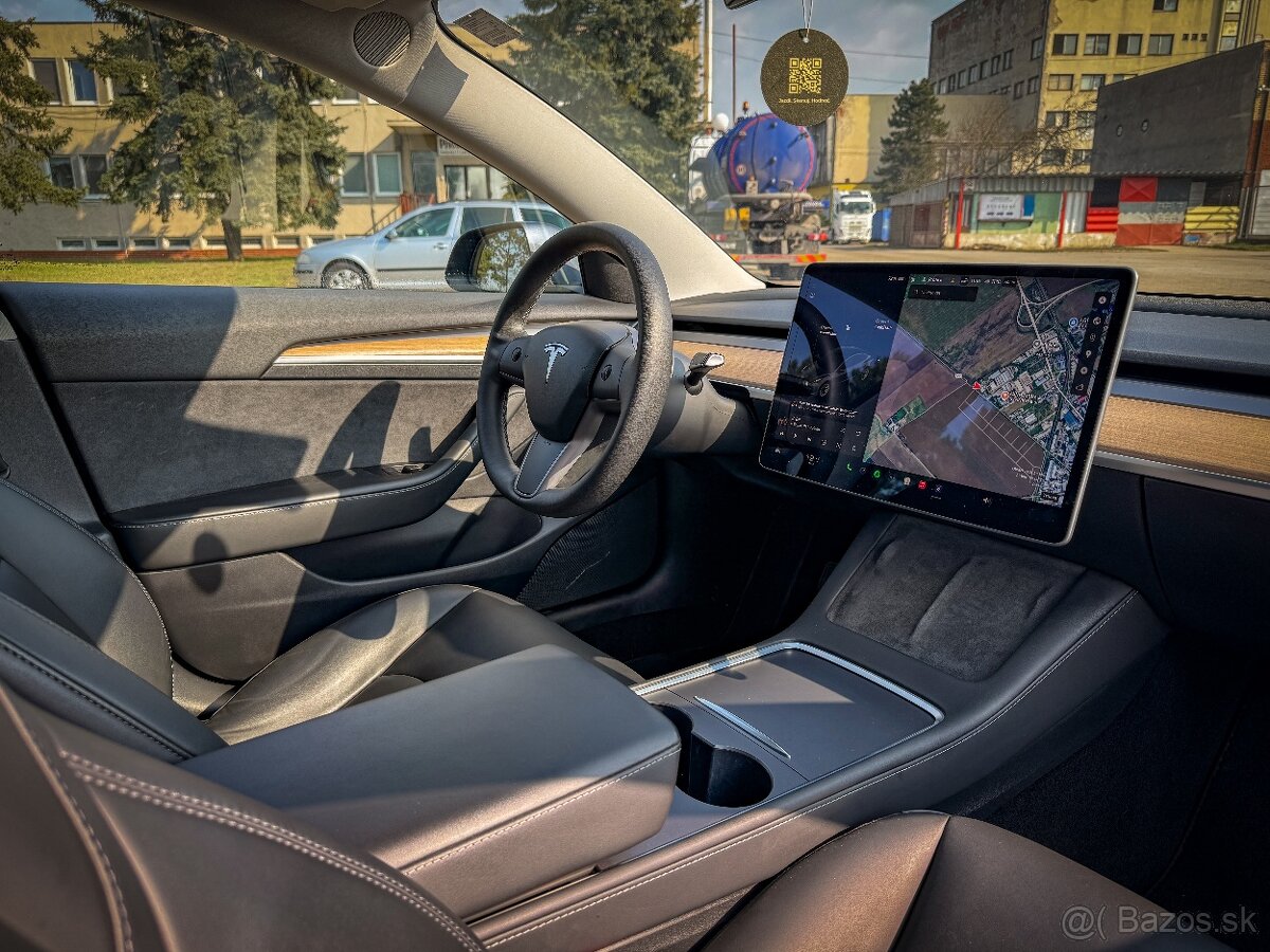 Tesla model 3 na prenájom - 2
