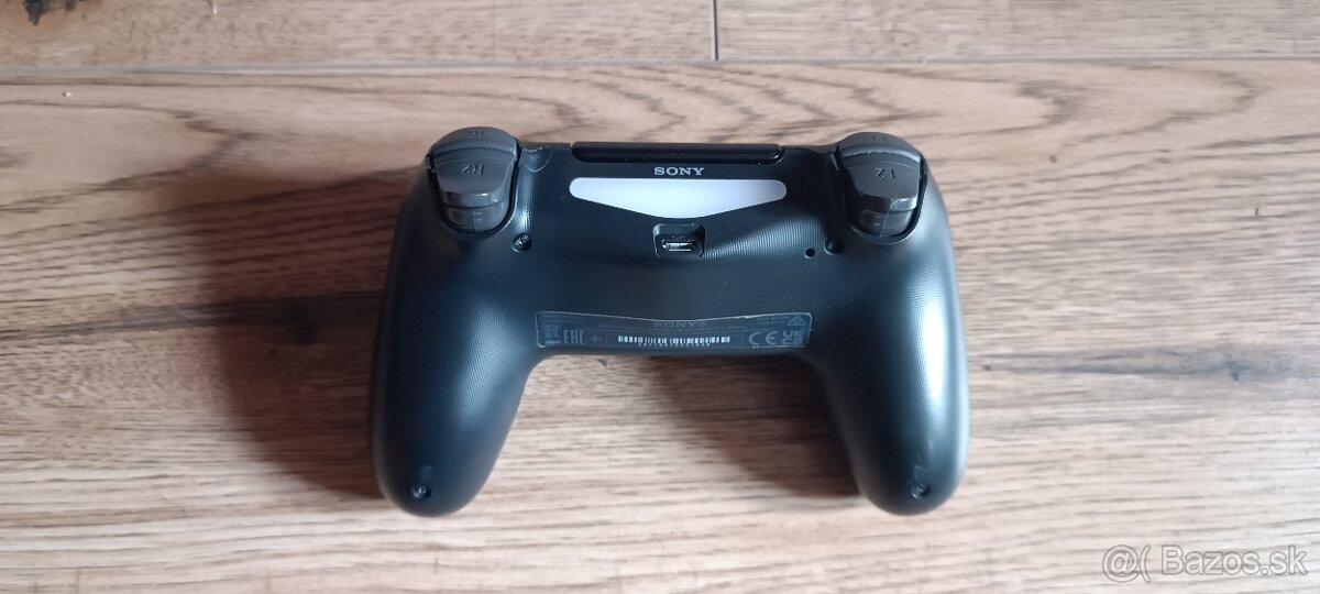 Ovladac na ps4 - 2