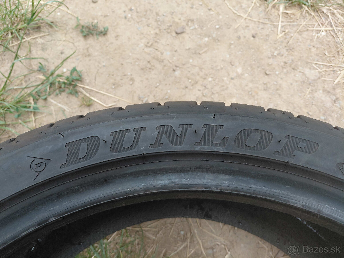 1ks letnu Dunlop 235/40R19 - 2