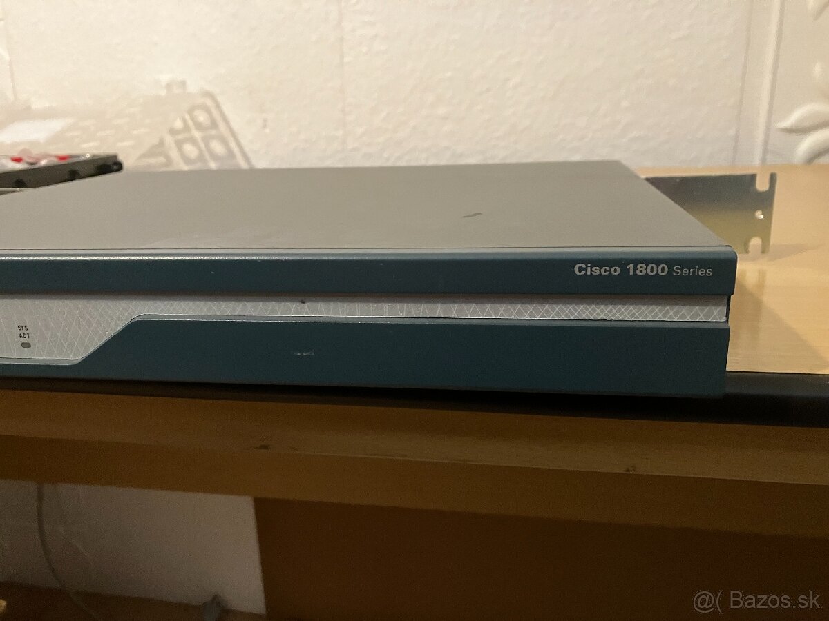 Router Cisco 1841 - 2