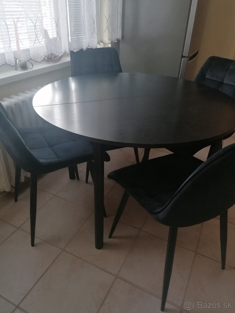Jedálenský stôl - 2