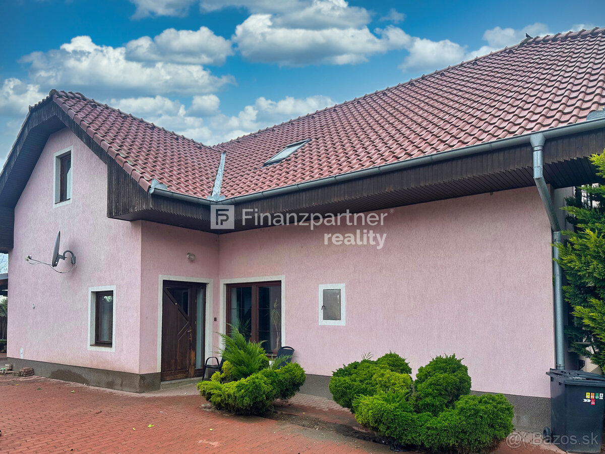 Rodinný dom s pozemkom 995 m², Vlčany, Šaľa - 2