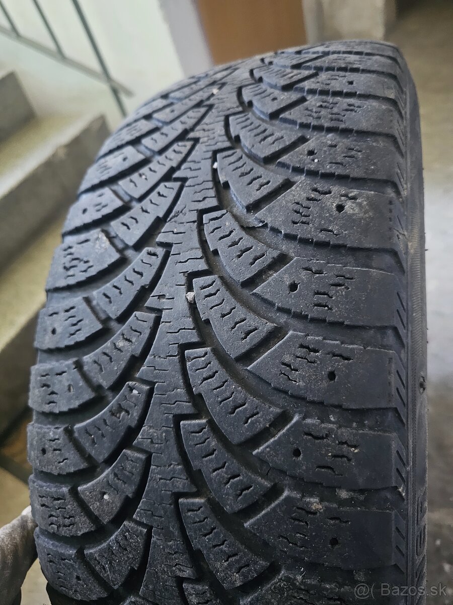 Plechove disky so zimnymi pneu. - 2