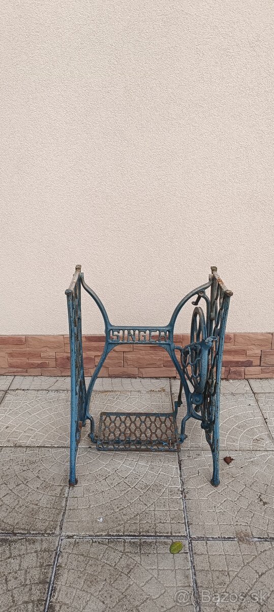 Liatinové podstavce šijacieho stroja 2ks. - 2