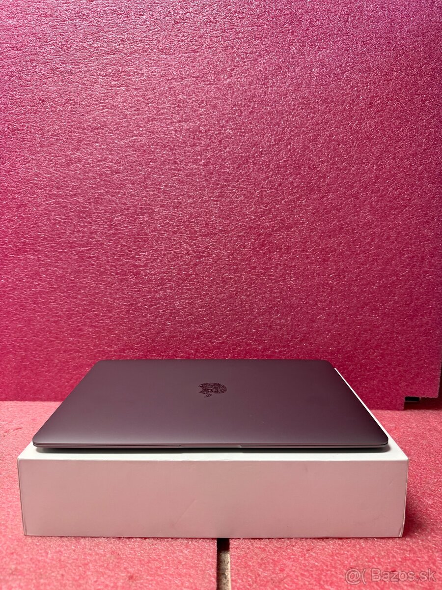 • MacBook Air 13" Apple M1 8-core CPU 8-core GPU 8GB 512GB - 2