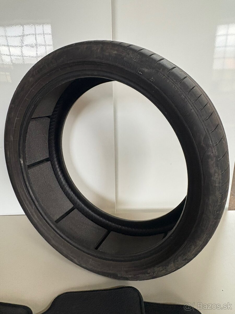 Pneumatiky Pirelli 275/35 R22 104W pzero - 2