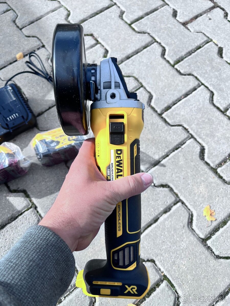 Predám novú Dewalt DCG405P2 - 2