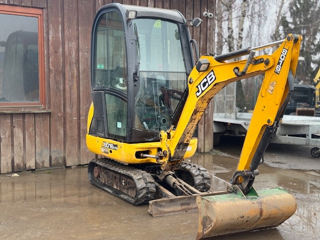 Pásový bagr JCB 8016 - 2