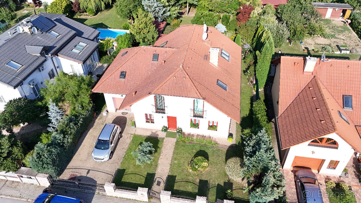 18 ročný VEĽMI PEKNÝ rodinný DOM s ROZPRÁVKOU Záhradou - Koš - 2