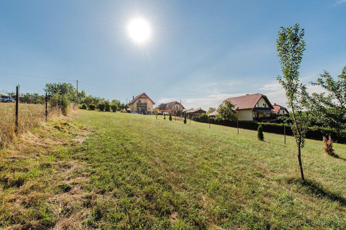 Na predaj stavebný pozemok 1197 m2 - Poproč, Košice - okolie - 2