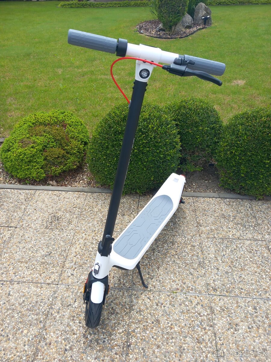 elektrická kolobežka - Leqi A6S Pro (Leqismart), biela - 2