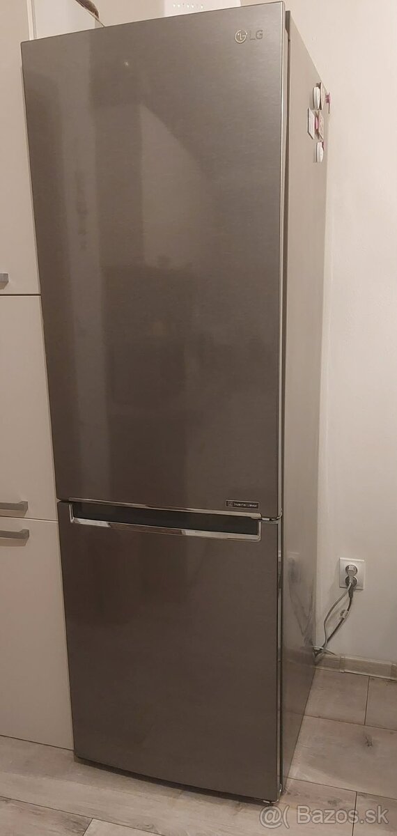 Predam chladničku s mrazničkou LG - 2