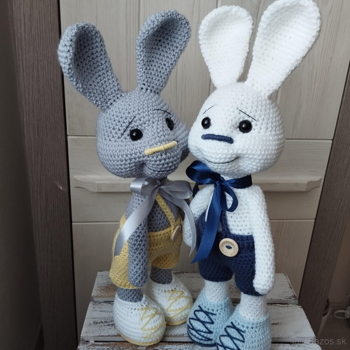 Zajko s mašľou. - 2