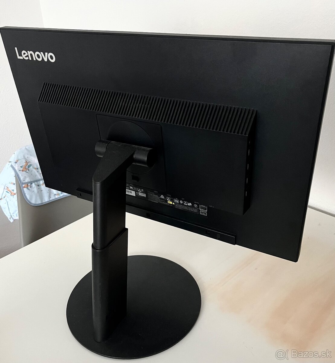 Lenovo ThinkVision IPS - 2