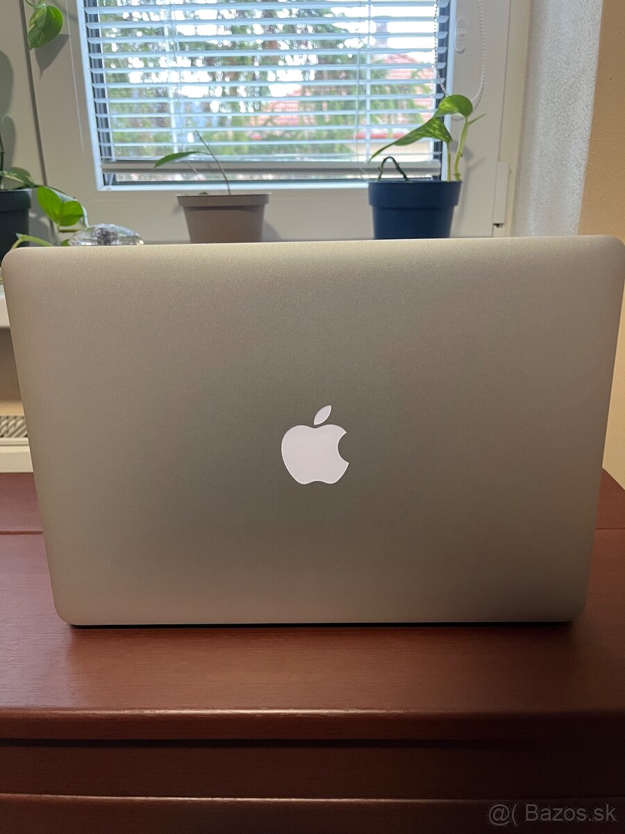 MacBook Air 13”3’ (2017) + dva ochranné obaly - 2