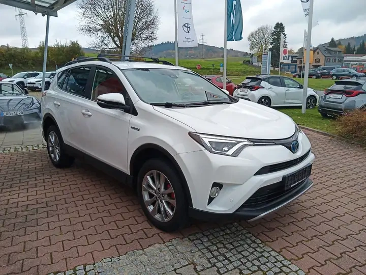 Toyota RAV4 Hybrid - 2