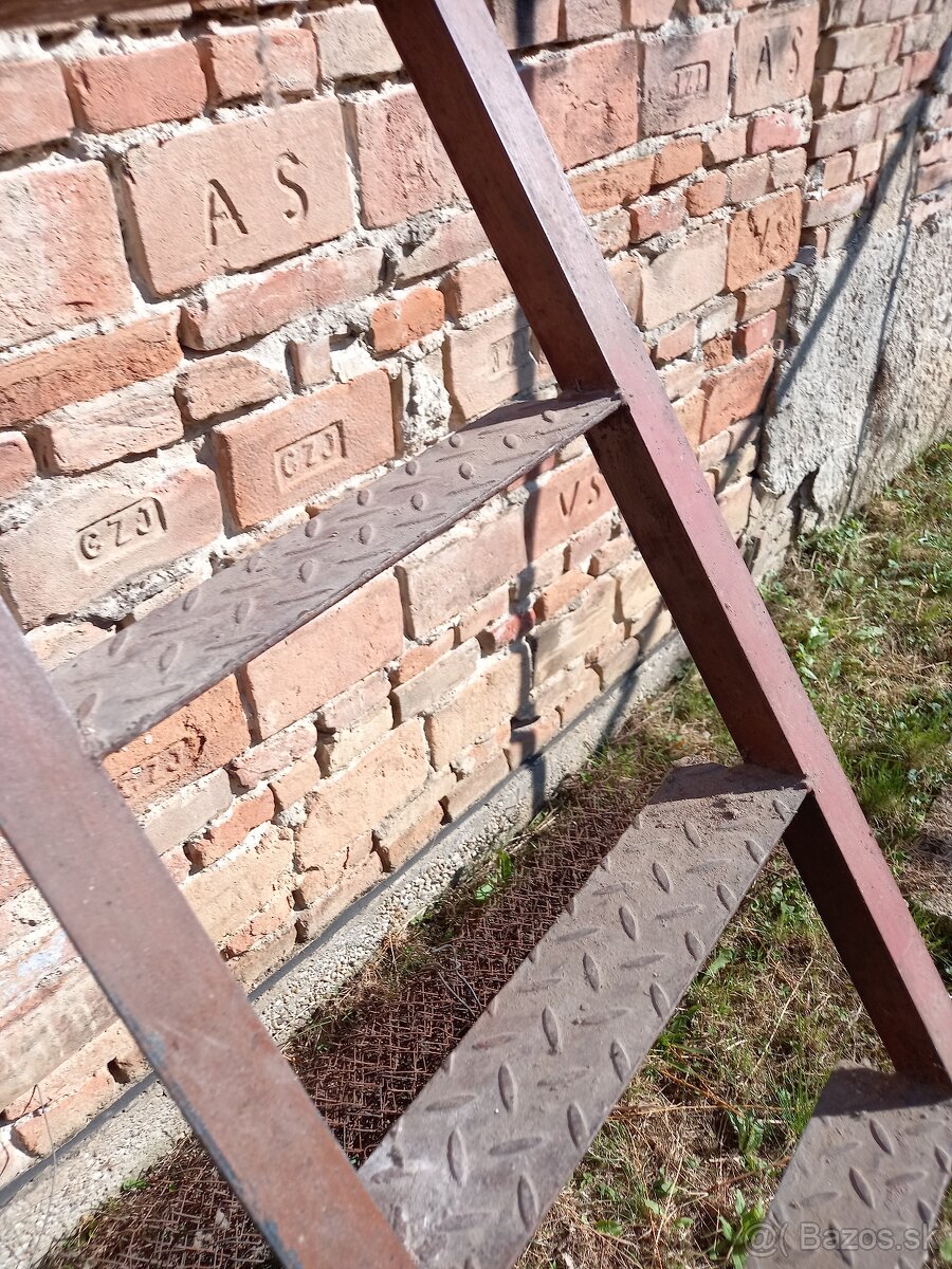 Masivny Rebrik - 2