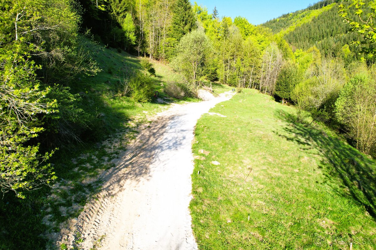 EXKLUZÍVNE Pozemky so stavebným povolením a projektovou - 2