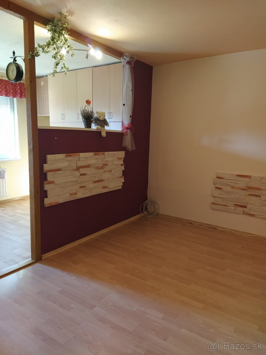 Predám 1.izbový byt v Handlovej. - 2