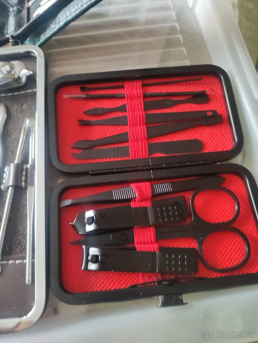 Dámská peněženka a manikúra - 2