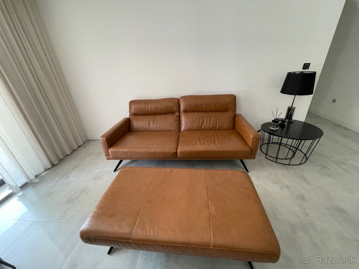 Kozeny gauc s prirucnym stolikom - 2