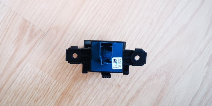 Peugeot 308 T9 parkovacia brzda - 2