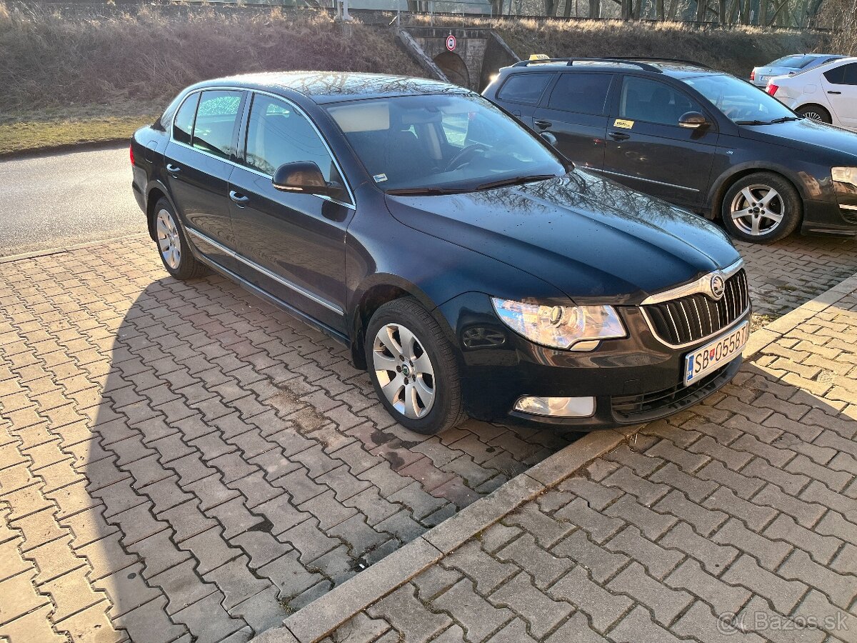 SKODA SUPERB - 2