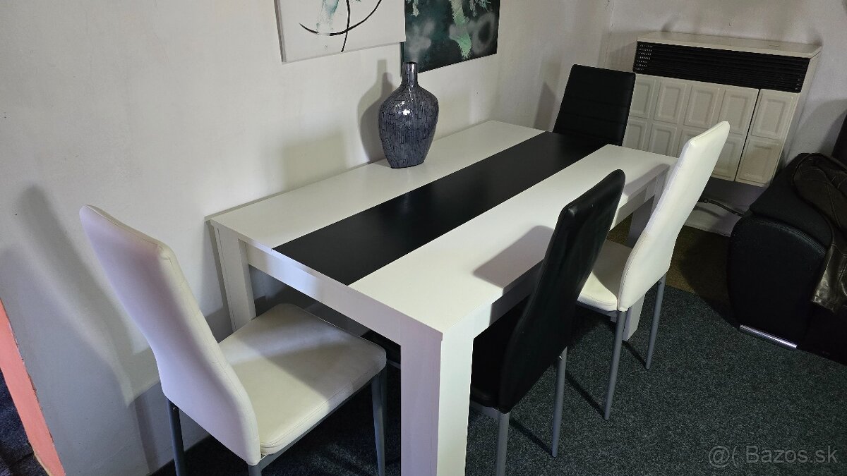 Jedálenský stôl a 4 stoličky - 2