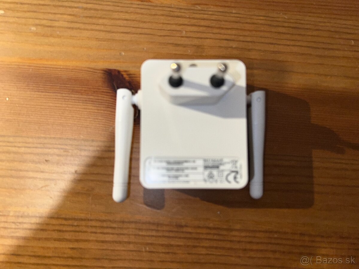 NETGEAR WiFi extender - 2