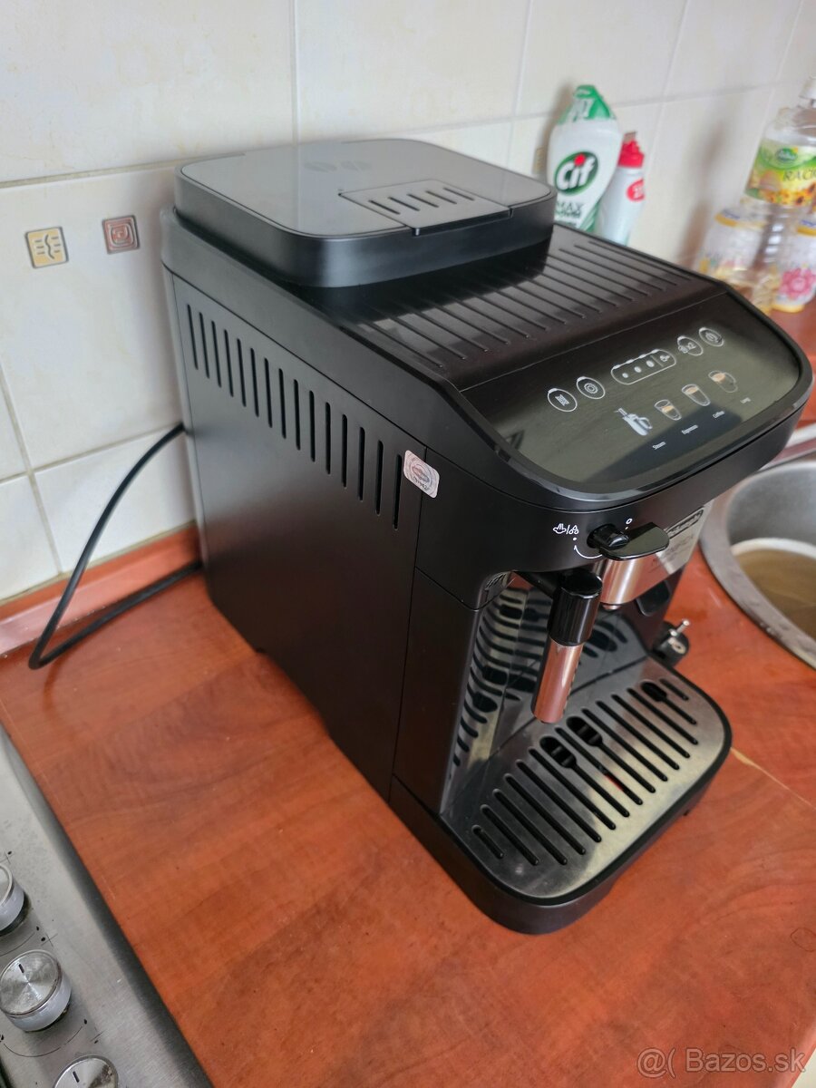 Kavovar Delonghi Ecam - 2