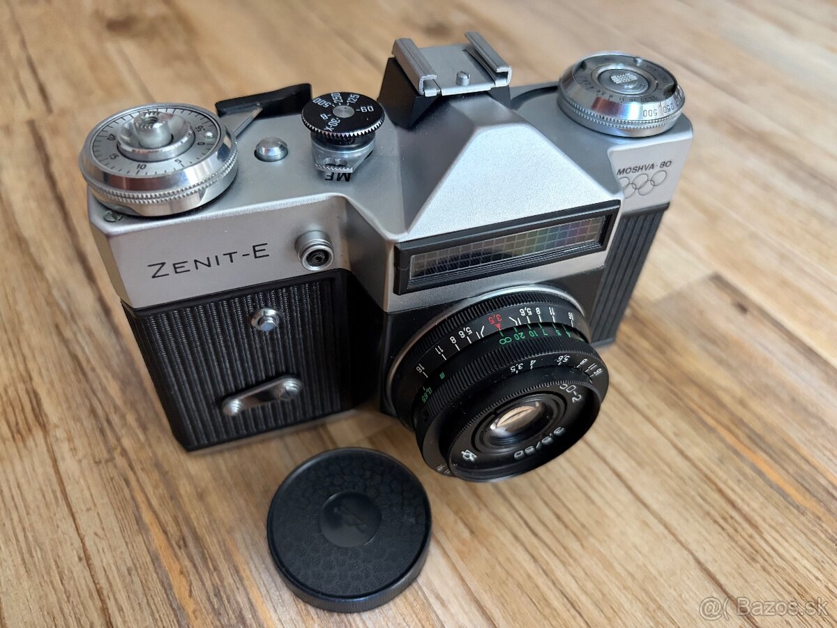 Fotoaparát Zenit-E Moskva 80 + blesk - 2