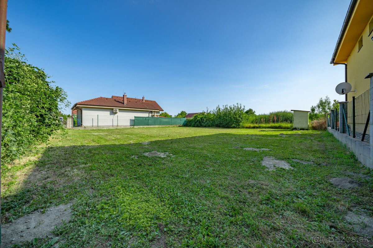 ŠAMORÍN-LUXUSNÝ POZEMOK 448m² IBA 500m OD ABSOLÚTNEHO CENTRA - 2