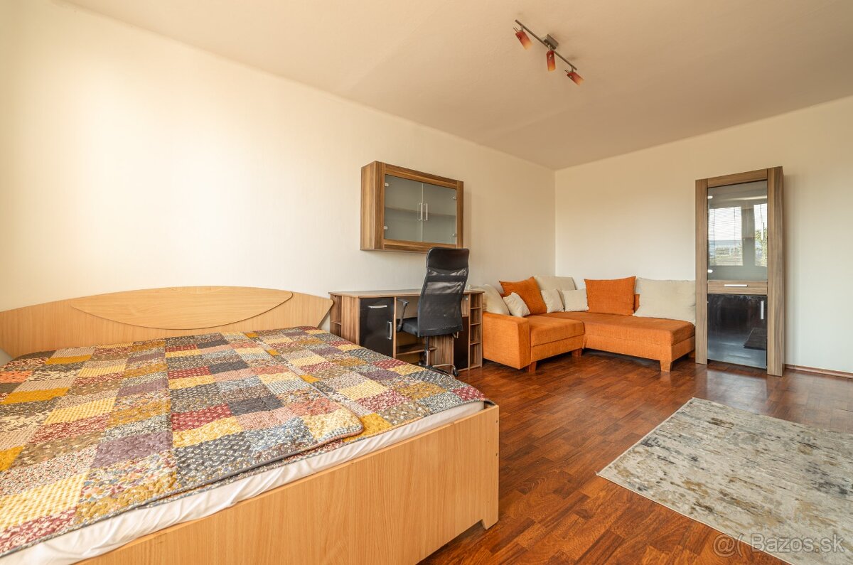 ZNÍŽENÁ CENA 1 izbový byt 40m2 + balkón, Hroncova, Košice - 2