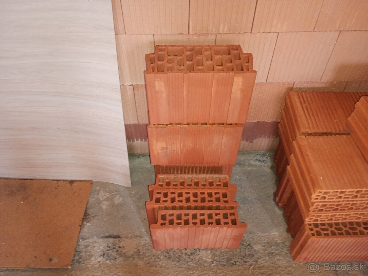 Vencove tehli Heluz - 2