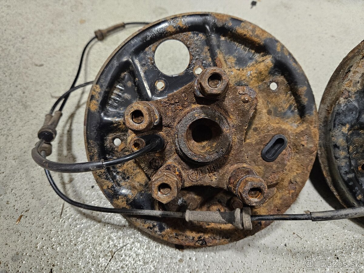 Fiat 500 2007-2015 loziska zadnich kol - 2