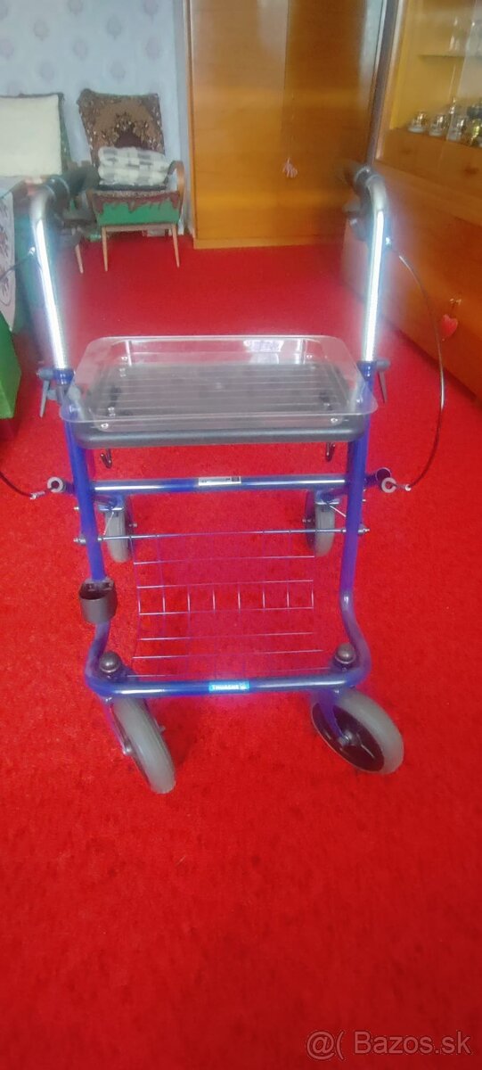 CHODíTKO PRE SENIOROV - 2