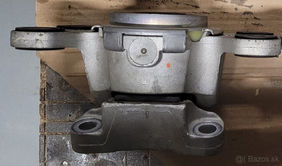 Zavesenie motora Evoque - 2