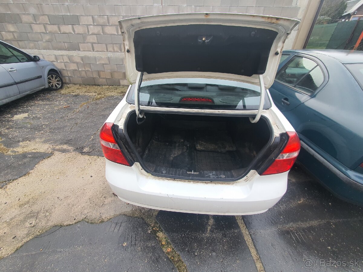 Predám chevrolet aveo 1,4 - 2