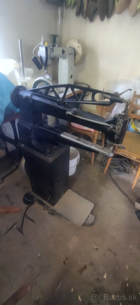 Obuvnícky šijací stroj - 2